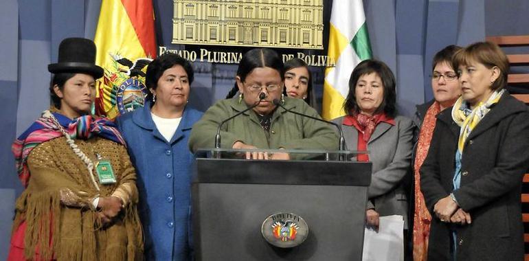 Ministras salen en defensa de Evo Morales, acusado por un opositor de embarazar a una menor