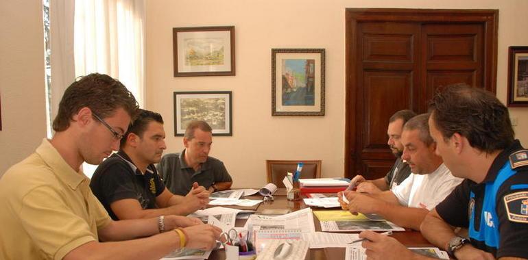 Reunión en Lena con motivo del fin de etapa de La Vuelta en Cuitu Negru