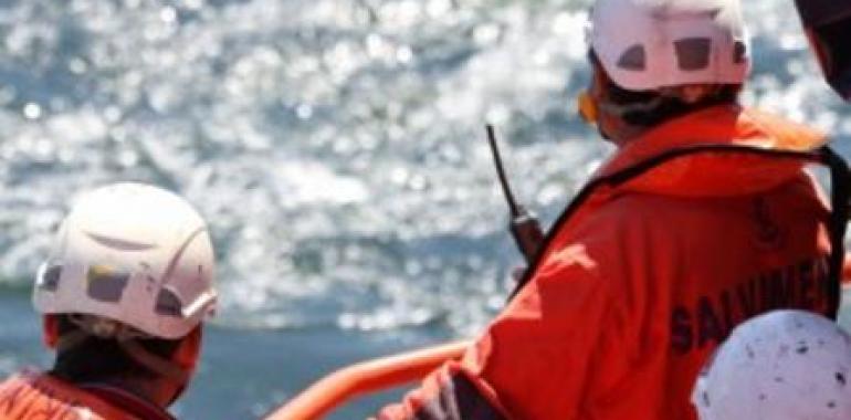 Salvamento Marítimo rescata con vida a una bañista francesa desaparecida en Salou