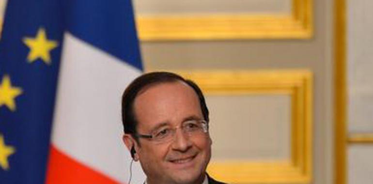 Hollande pide aplicar ya las medidas de apoyo a España acordadas en el CE