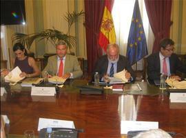 Arias Cañete: "El Gobierno no consentirá la desaparición del sector lácteo español" 