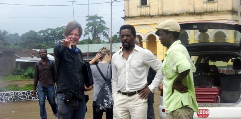 Rudolf Buitendach rueda en Guinea 