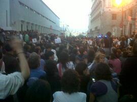 El 15 M se planta ante el Congreso y llama al 19J