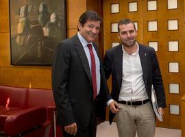 Encuentro del presidente del Principado con el alcalde de Cangas de Onís