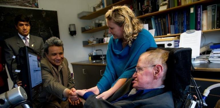 Stephen Hawking apoya la Misión Manuela Espejo y visitará Ecuador 