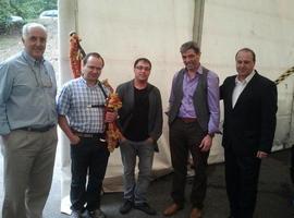 Xosé Antón Fernández recibió en La Foz el galardón 'Gaiteru 2012'