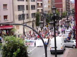 Trabajadores de la Sanidad demandan soluciones por las calles de Oviedo