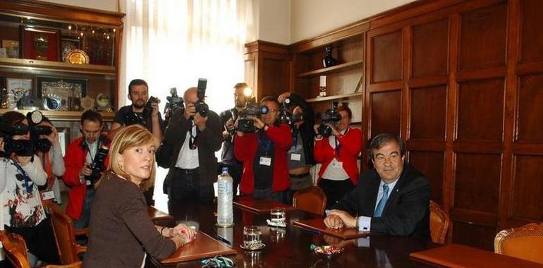 Asturias constituye sus ayuntamientos con la incertidumbre como telón de fondo