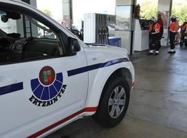 Huye de una gasolinera sin pagar y conduce sin carné de conducir