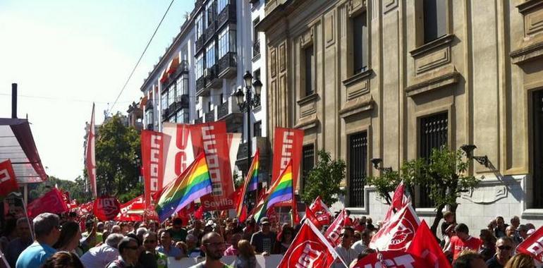 Miles de españoles rechazan en las capitales españolas la política social y económica del Gobierno
