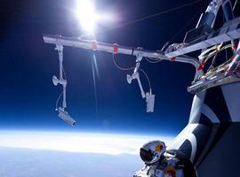 Baumgartner entra en la historia a Mach 1,24