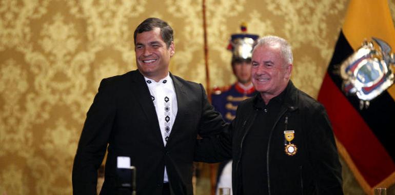 Víctor Manuel y Ana Belén, condecorados en Ecuador