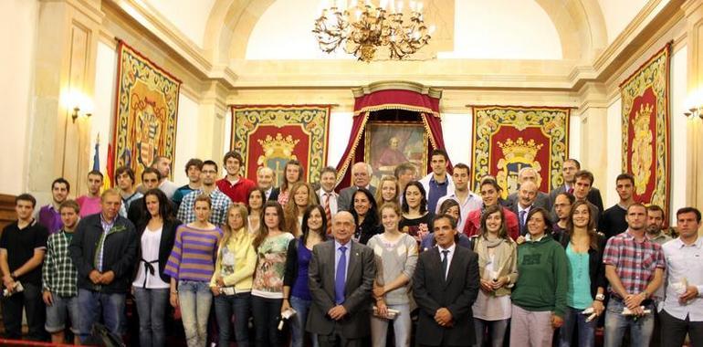Homenaje institucional a los medallistas en los Campeonatos de España de la temporada
