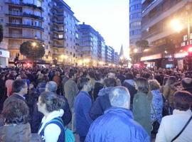 Miles de asturianos se manfiestan en las calles de la capital contra el 'austericidio'