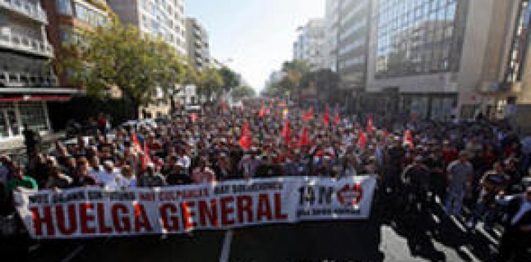 Ecuatorianos afectados por la crisis española anhelan volver a su patria 