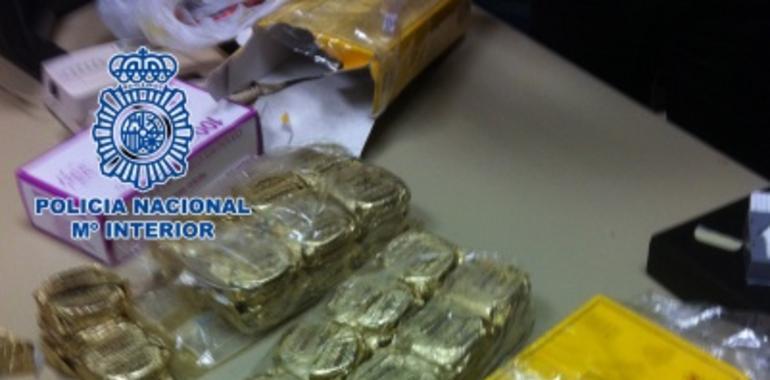 La Policía Nacional intercepta la entrega de 248 kilos de cocaína en un centro comercial