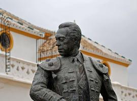 Curro Romero recibe el 'Premio de Cultura Gitana 8 de Abril' `por su trayectoria