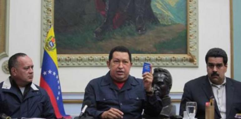 Ecuador se solidariza con Hugo Chávez tras el anuncio de una nueva operación 