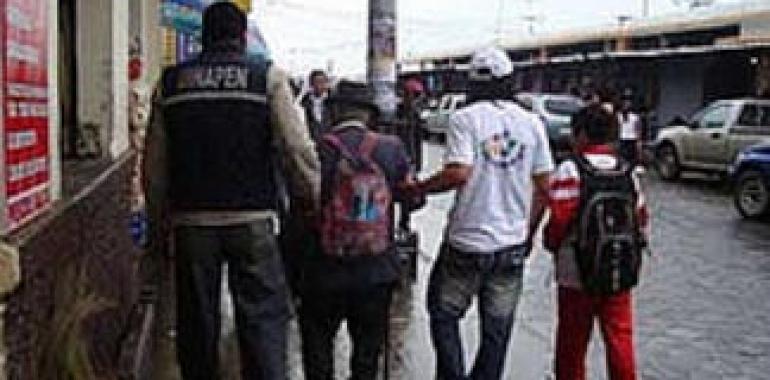 Ecuador rescata a más de 8 000 mendigos, la mayoría niños y niñas, de las calles del país 