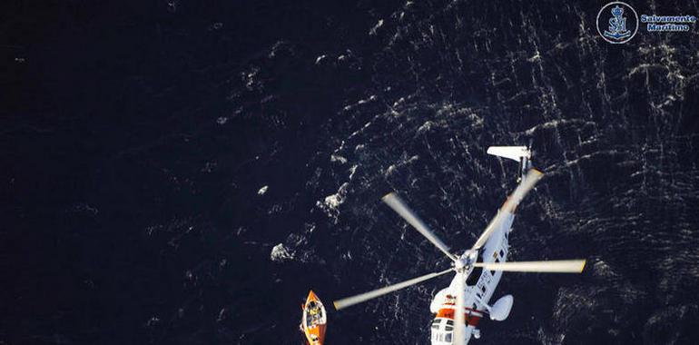 Rescatado tripulante de un bote a remos que intentaba cruzar el Atlántico