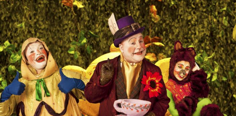 El musical infantil “Alicia en el País de las Maravillas”, en el  Teatro de la Laboral 