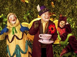 El musical infantil “Alicia en el País de las Maravillas”, en el  Teatro de la Laboral 
