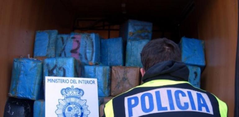 Intervenidos 2.600 kilos de resina de cannabis que los narcos cambiaban por pechugas de pollo