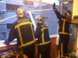 Cuatro niños han salido milagrosamente ilesos tras una explosión en una vivienda en Torrejón