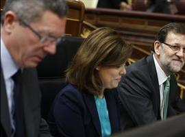 Rajoy dice que la gente "no tiene que perder sus depósitos" y que el final de año "será mejor"