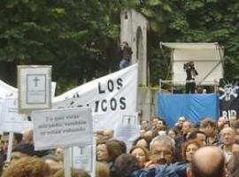 Marea negra: hoy “Sus dietas los engordan y a nosotr@s nos recortan”.