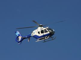 El Grupo de Rescate de Protección Civil evacua a un montañero herido en Gredos (Ávila)
