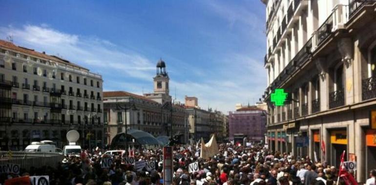 Decenas de miles de personas en la Marea Blanca contra el desmantelamiento de la Sanidad pública