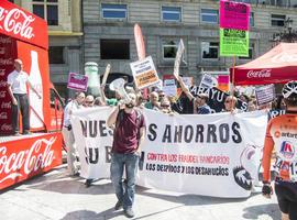 Protesta 'ciclista' de los trabajadores de Liberbank