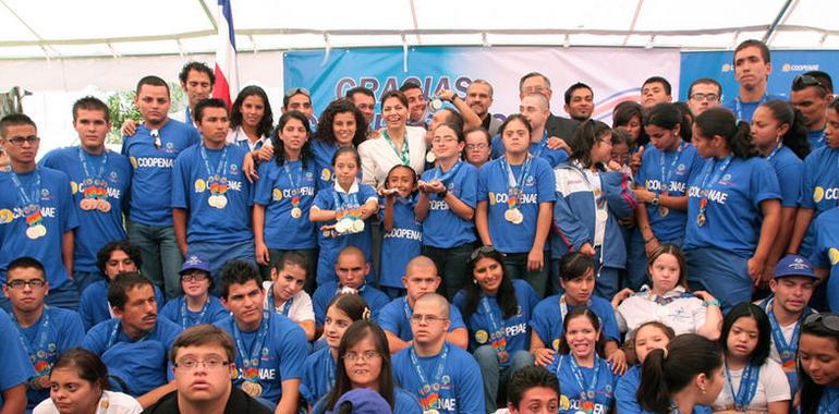 Presidenta Chinchilla felicitó a los atletas de las Olimpiadas Especiales de Atenas