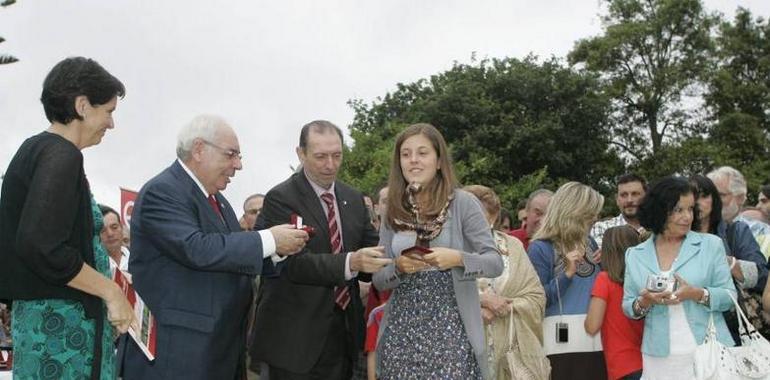 Irene del Río Peláez recibió el Premio Quini a la máxima goleadora femenina asturiana