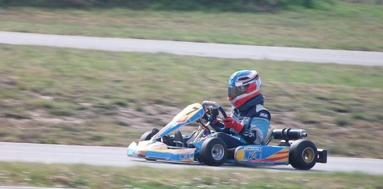 Los hermanos Villanueva finalizan quintos en la primera prueba del Nacional de Karting