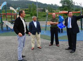 La Corredoria: Mejoras en  zona verde e infantil
