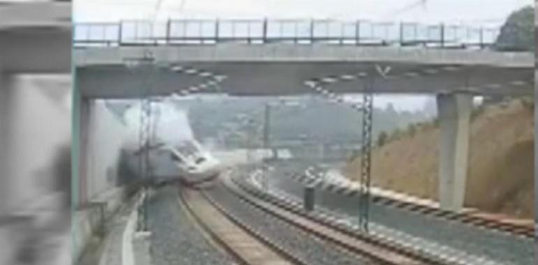 Así fue el accidente de tren en Santiago de Compostela (Vídeo)