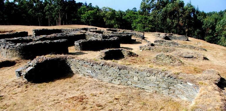Los castros de Mohias y San Chuis, listos para recibir visitas