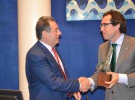 Sabino García Vallina recibe Premio Ateneo Jovellanos "en nombre de todos los que trabajan en TSK"