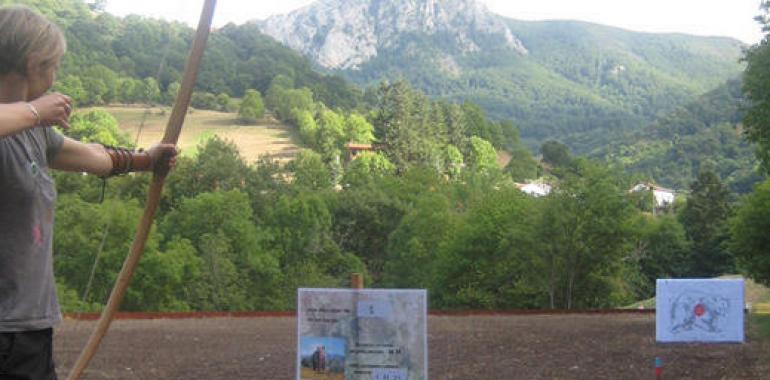Campeonato Europeo de Tiro con Propulsor y Arco Prehistóricos en Teverga