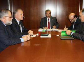  Torre reclama a Tenneco que reconsidere su decisión 'incomprensible' y no cierre la planta de Gijón