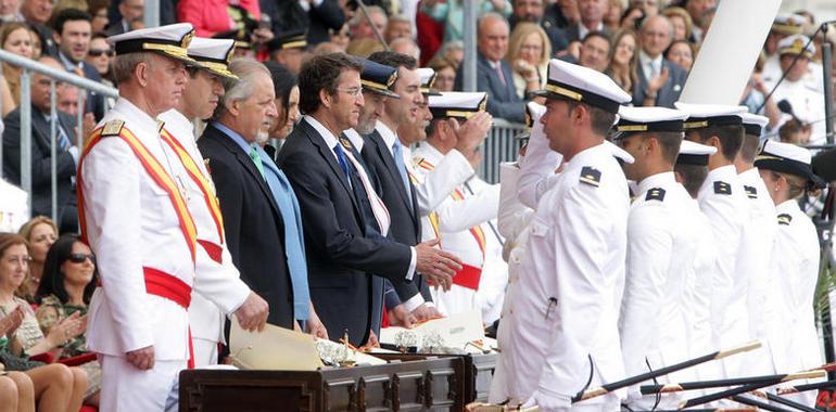 Entrega de los Reales Despachos de la Escuela Naval de Marín, presidida por los Príncipes de Asturias