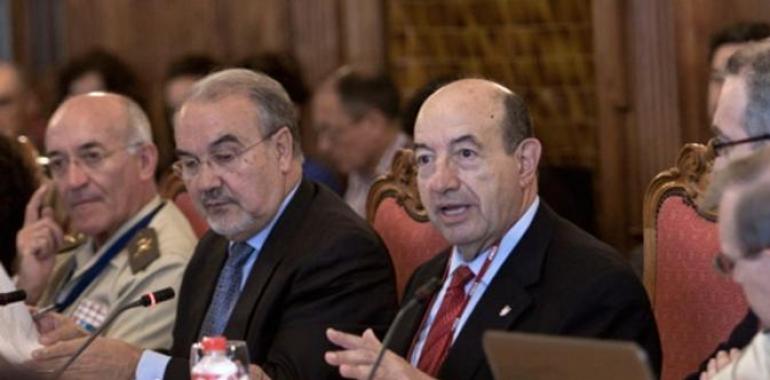 Solbes asegura que “ningún país saldrá del euro” porque es “la columna vertebral” para la construcción de la UE