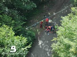 Un ciclista resulta gravemente herido tras una caída en El Rasón, en Santibañez de Murias, Aller