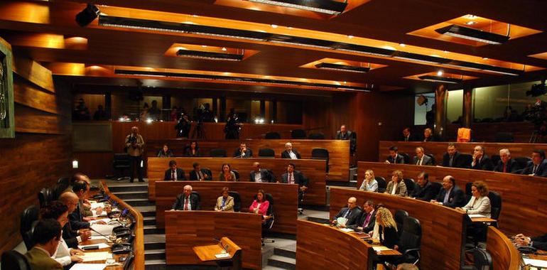 La Junta General elige hoy senadores a Isidro Martínez Oblanca y Javier Fernández 