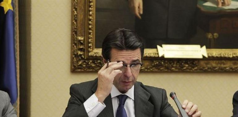 El PSOE recurre en el TC el decreto contra las renovables por su retroactividad