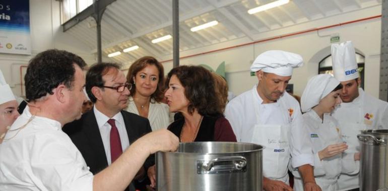 Martín Berasategui cocina 2.000 menús solidarios para madrileños sin recursos