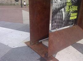 Piden retirar una estructura de acero de la Plaza de la Gesta por ser un peligro para los niños