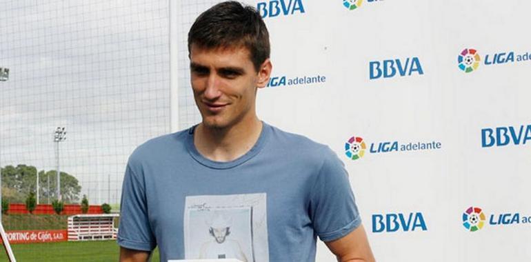 Scepovic: "El premio lo recibo yo pero es para todos mis compañeros"